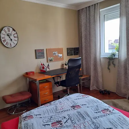 Canadian Style House With 3d Effect Pool *