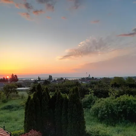 Canadian Style House With 3d Effect Pool فندق مبيت وإفطار