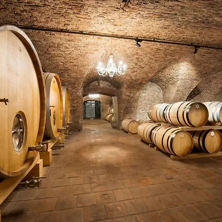 Canadian Style House With 3d Effect Pool *