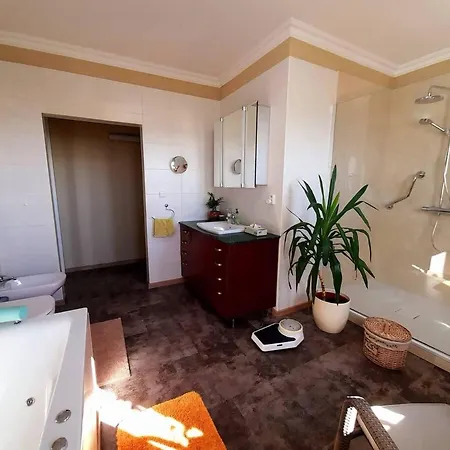 فندق مبيت وإفطار Canadian Style House With 3d Effect Pool *