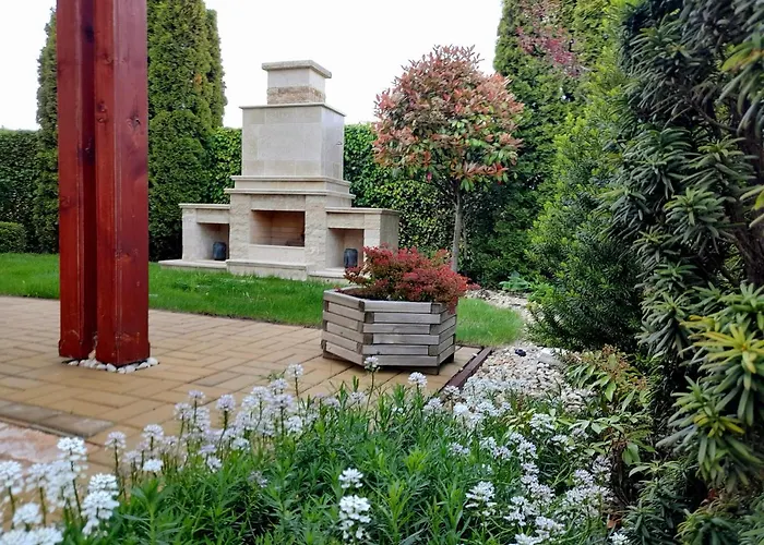 Frühstückspension Canadian Style House With 3d Effect Pool