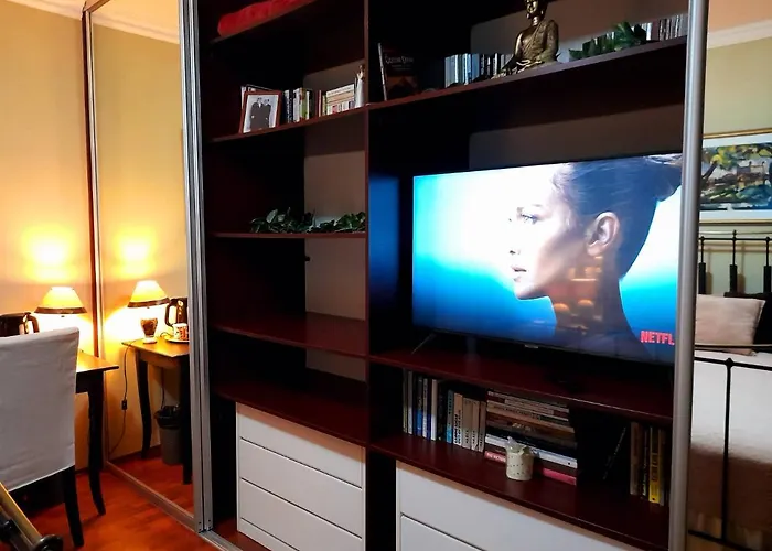 Canadian Style House With 3d Effect Pool Frühstückspension