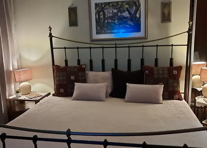 Canadian Style House With 3d Effect Pool *