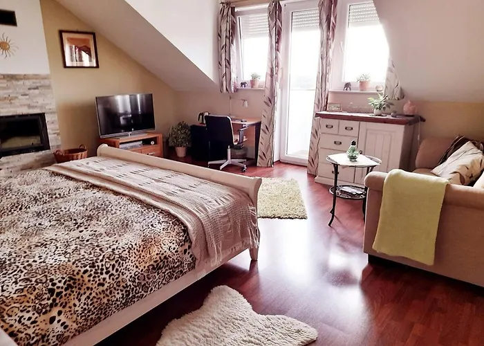 Frühstückspension Canadian Style House With 3d Effect Pool *